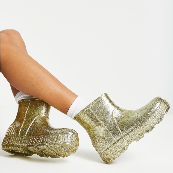 UGG Drizlita Glittery Gold Rain Boots - size 6